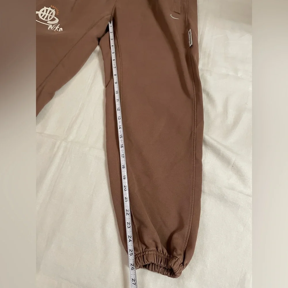Nike dry fit taupe brown performance jogger pants sporty